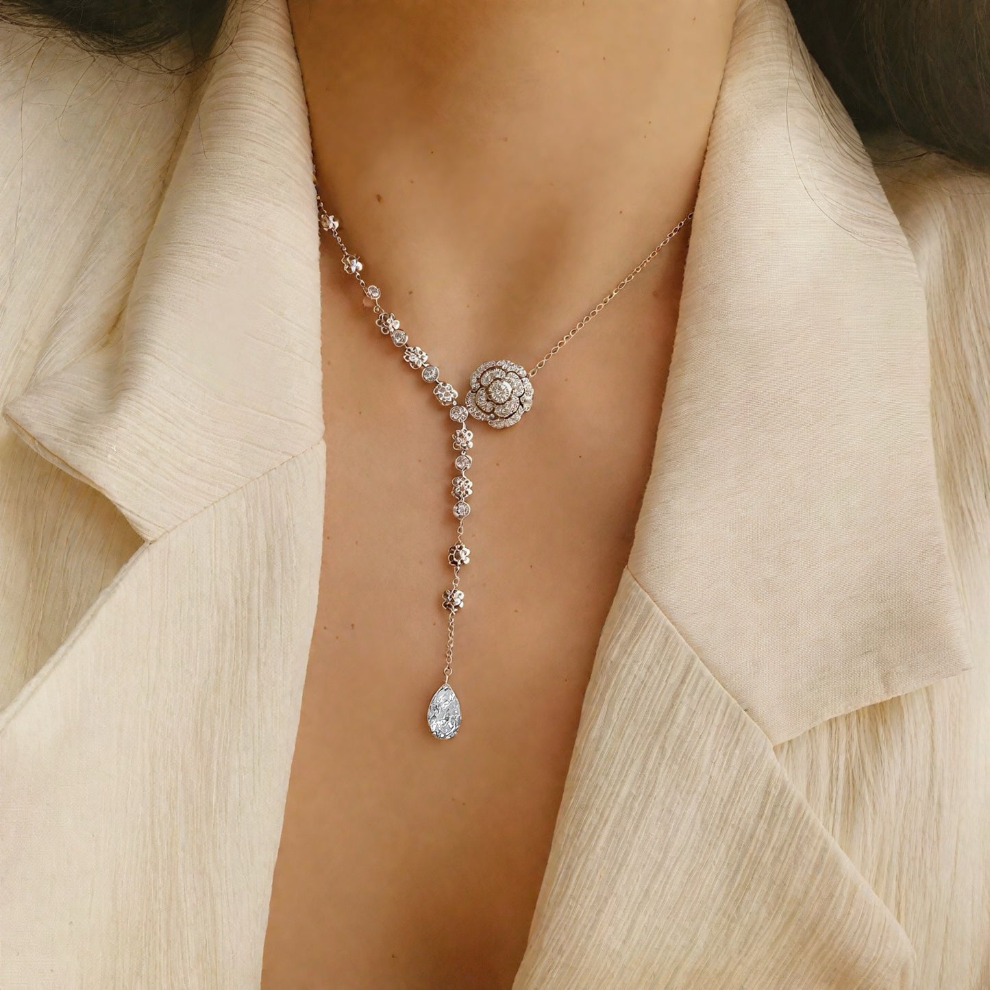 Bouton de Camélia Earrings