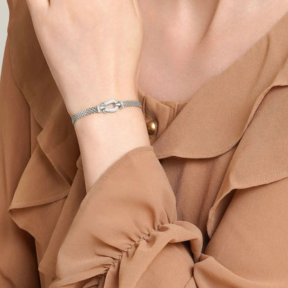 Horseshoe Clasp Mesh Bracelet