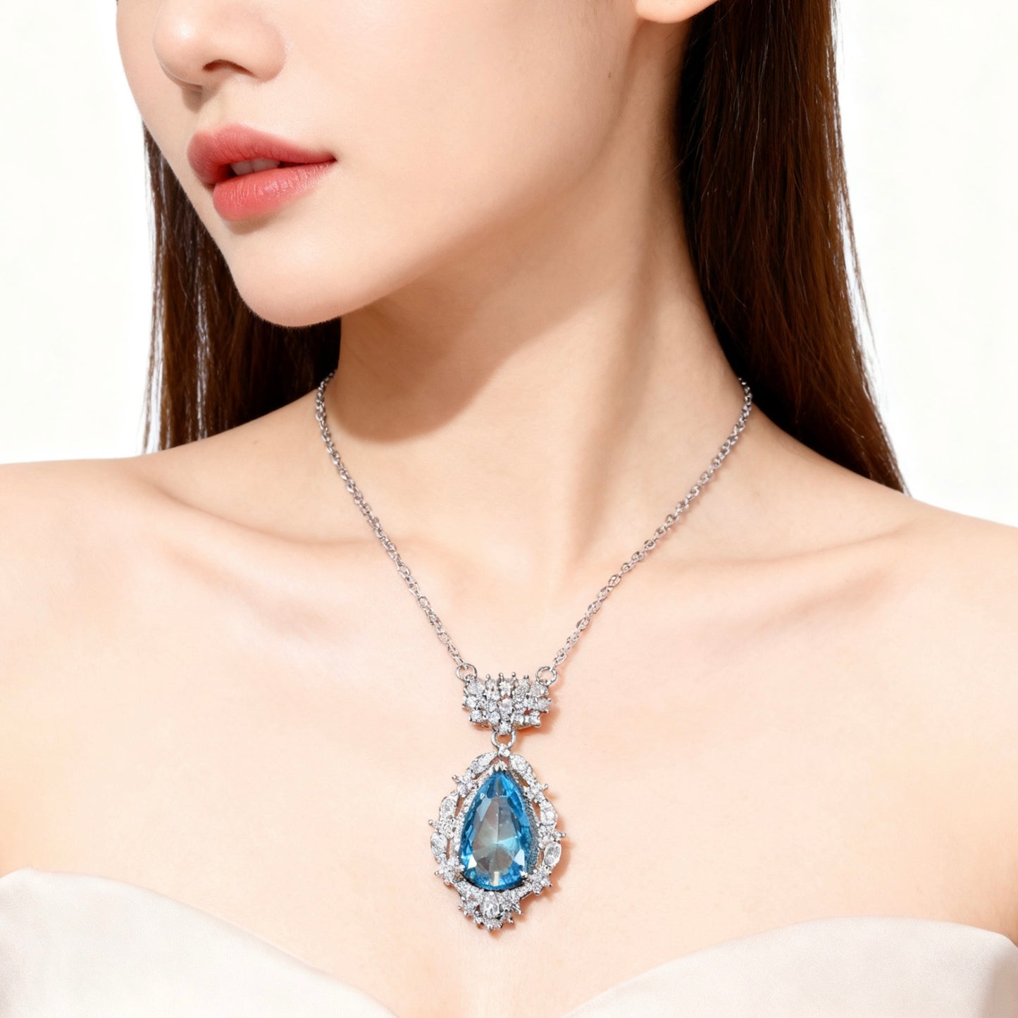 Soleste Aquamarine Pendant Necklace