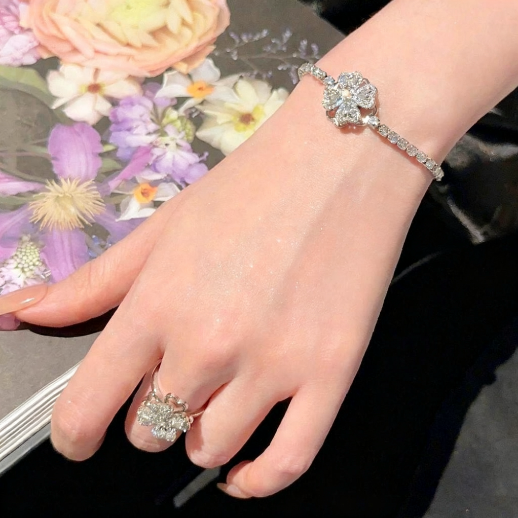 Diamond Clover Spinner Worry Ring