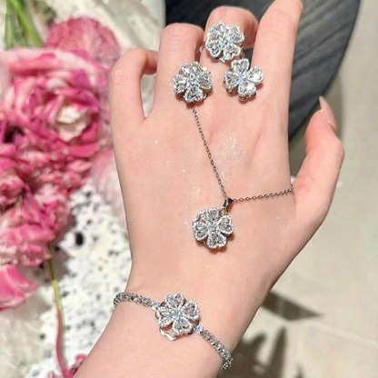 Diamond Clover Spinner Worry Ring