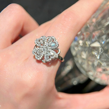 Diamond Clover Spinner Worry Ring