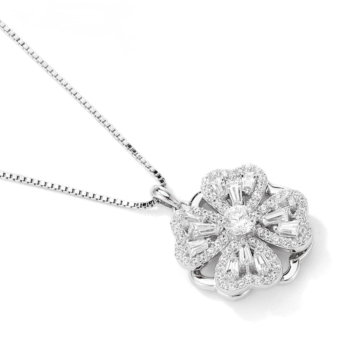 Diamond Clover Spinner Worry Ring