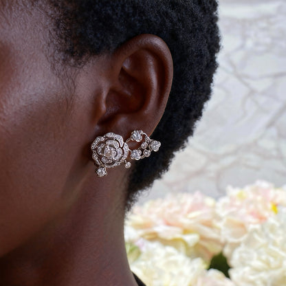 Bouton de Camélia Long Necklace