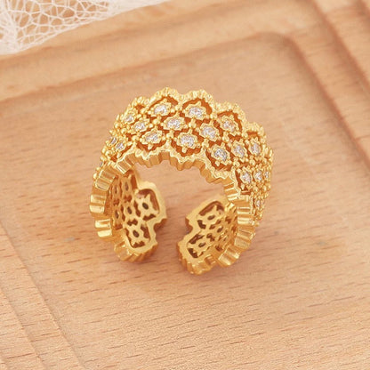 Lunel Cutout Band Ring