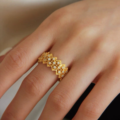 Lunel Cutout Band Ring