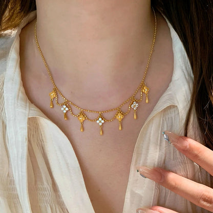 Clover Blooming Supple Necklace