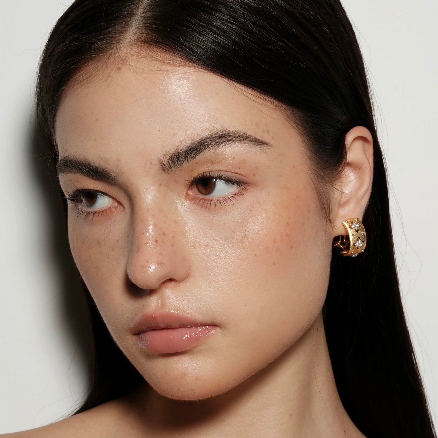 Aurel Cut Out Band Ring