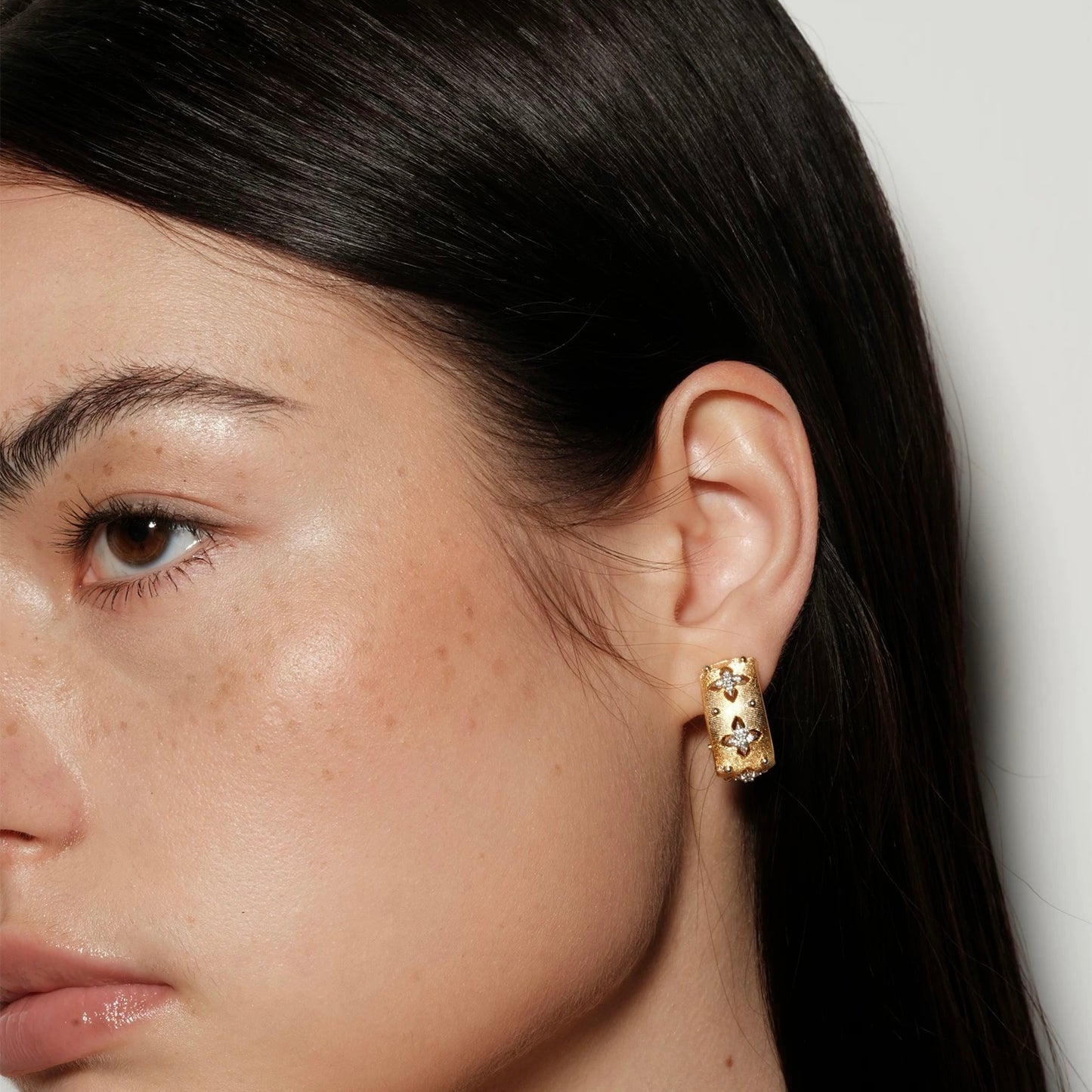 Aurel Cut Out Band Ring