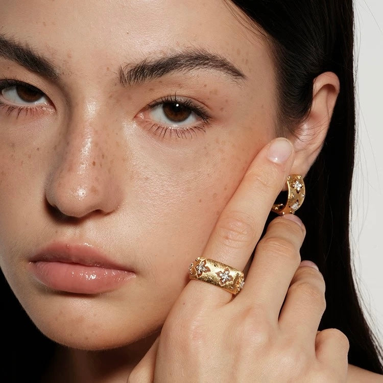 Aurel Cut Out Band Ring