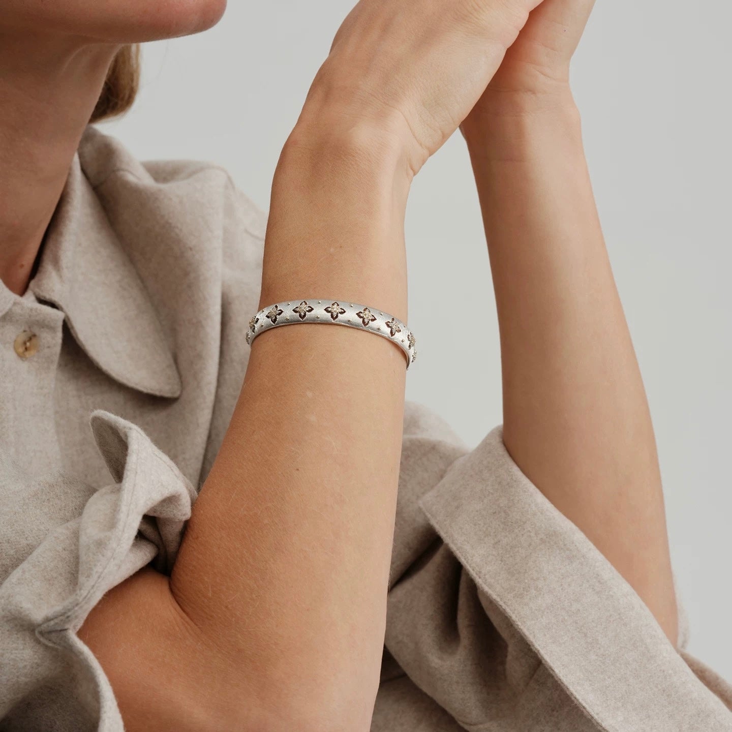 Aurel Cut Out Band Ring