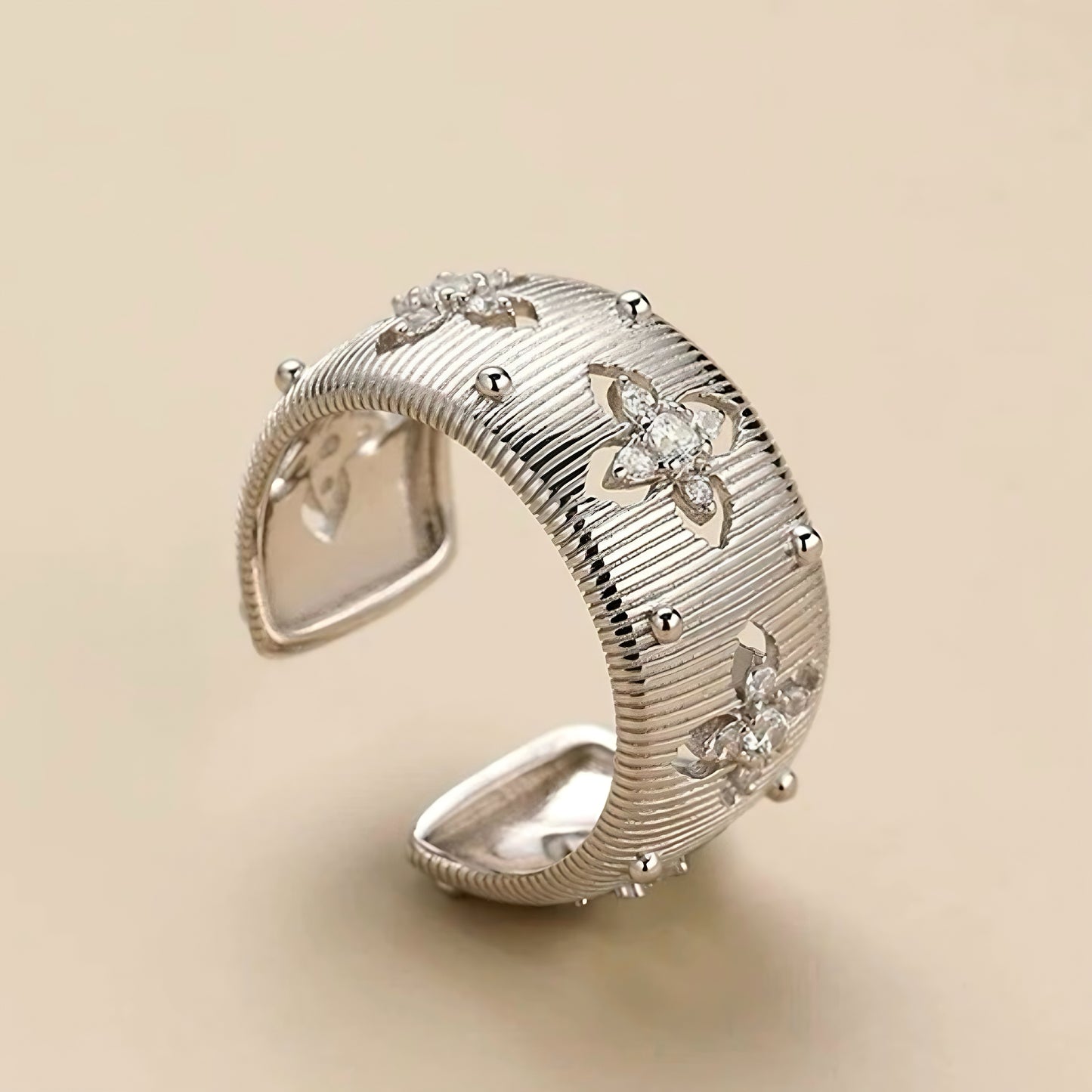 Aurel Cut Out Band Ring