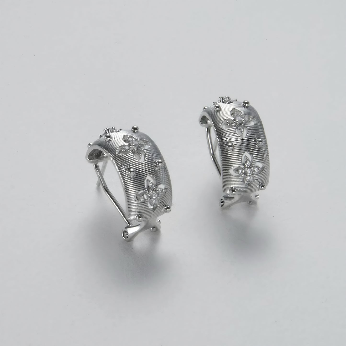 Aurel Cut Out Band Ring