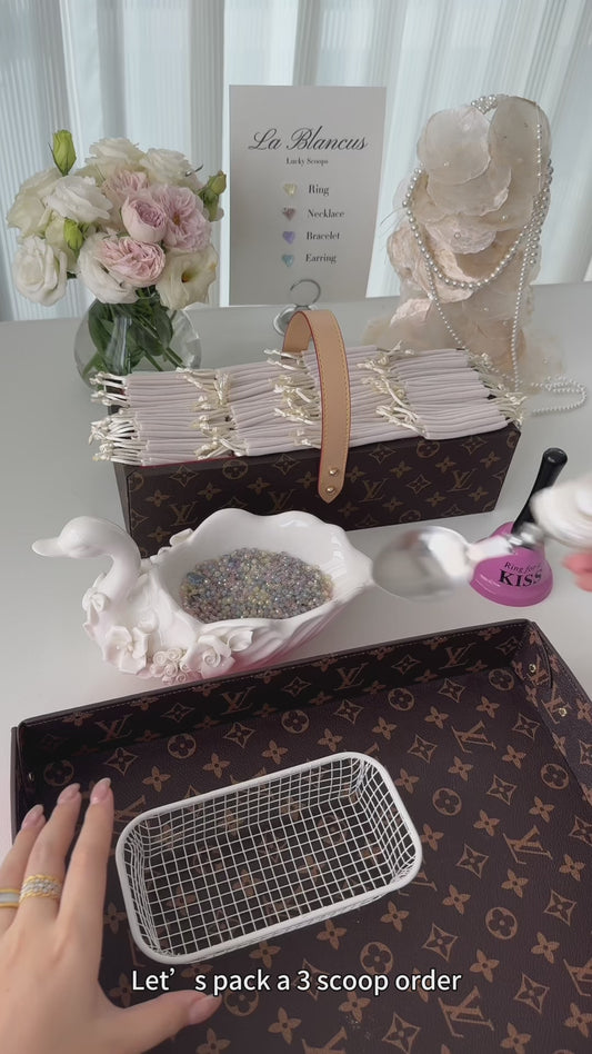 Premium Jewelry Lucky Scoop